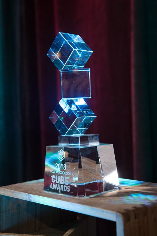 cube award trophy